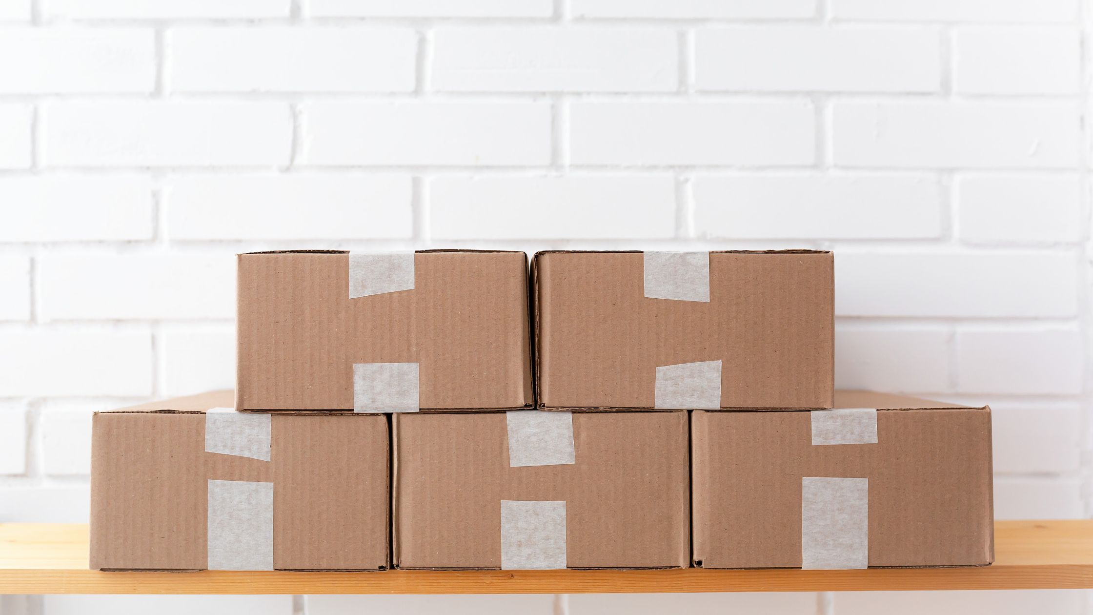 What is the difference between a mailing box and a shipping box?